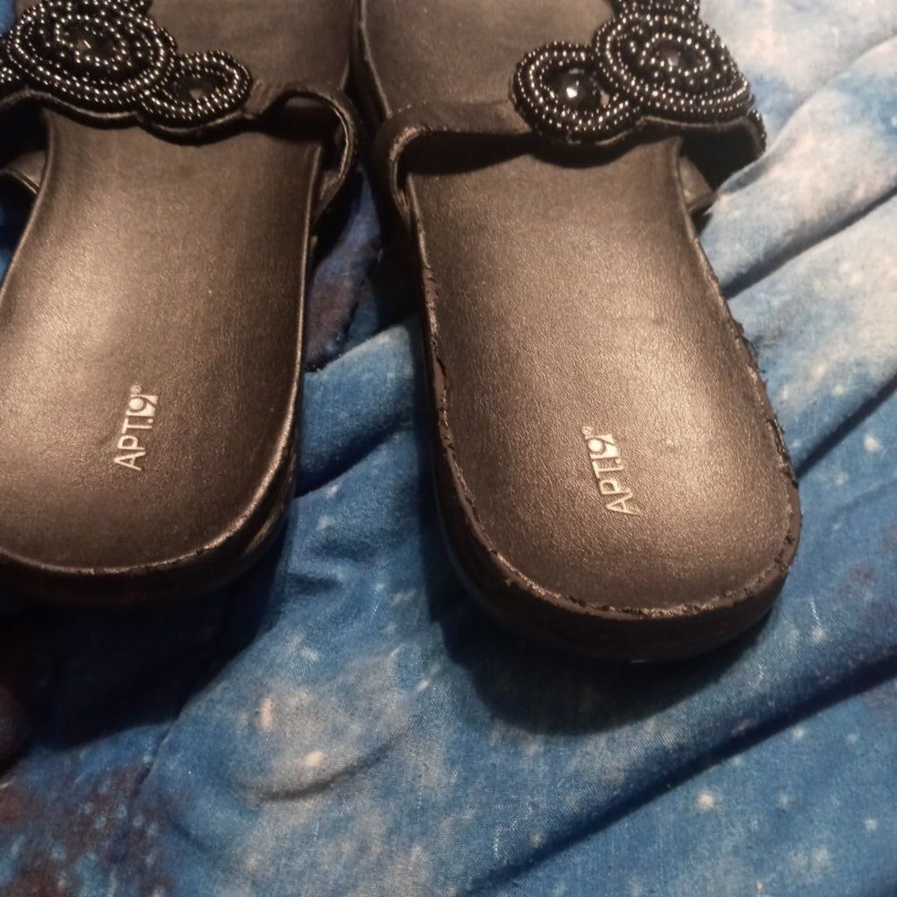 Flip flops - Picture 3 of 3